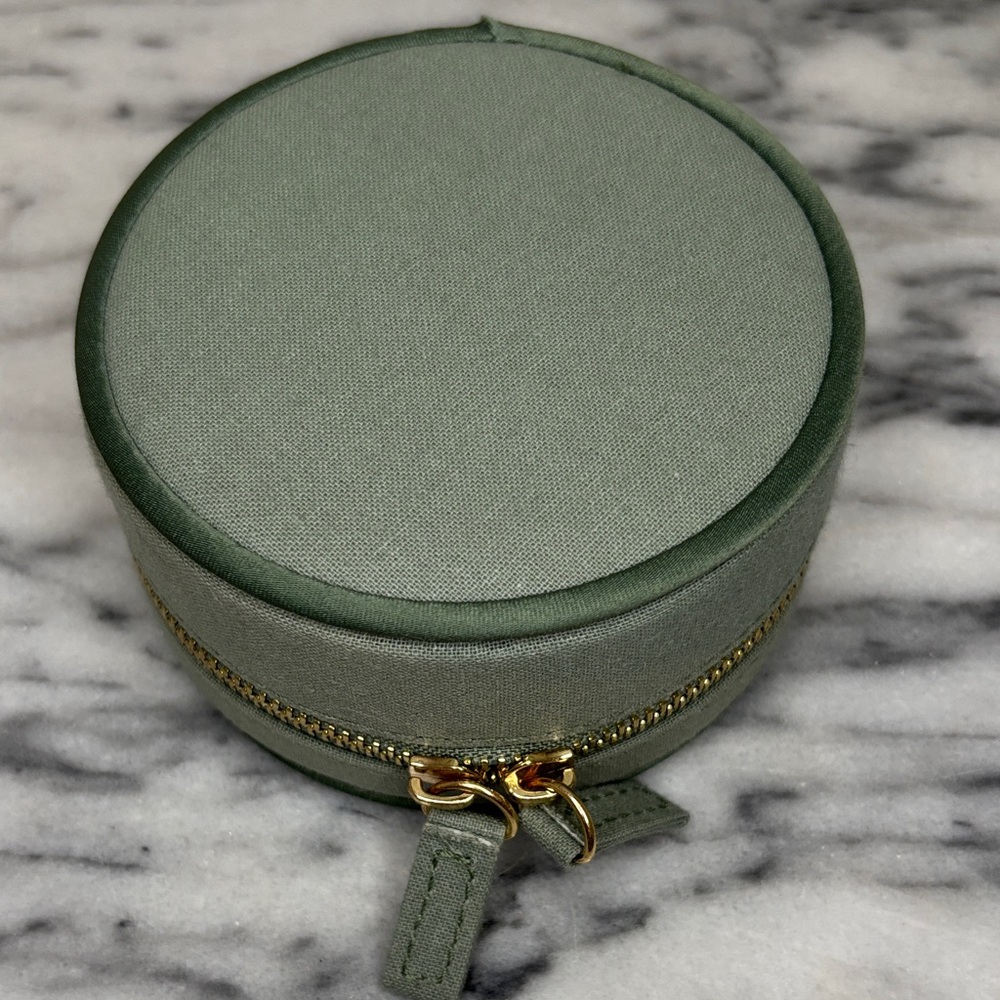 Sezane Green Jewelry Case with Gold Accents - Picture 2 of 11